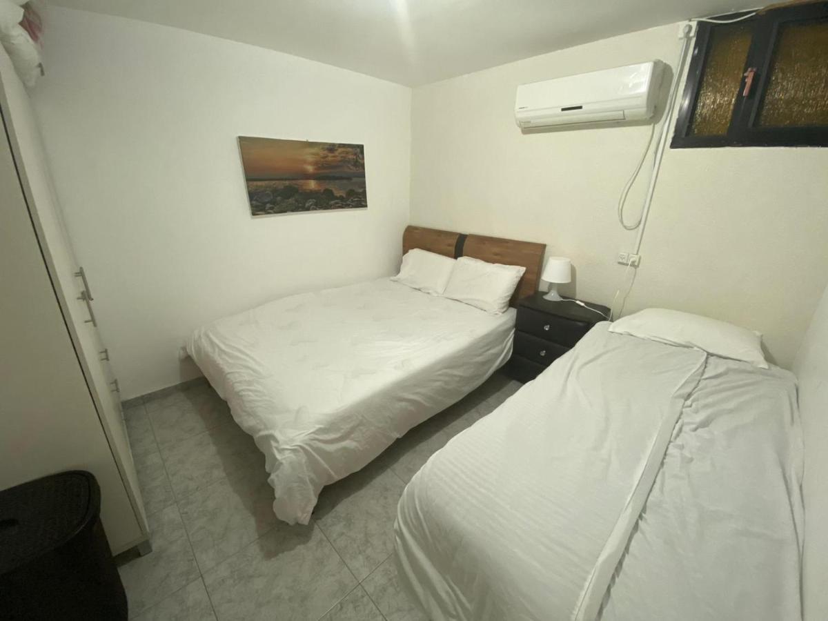Adi Apartment Arad Exterior photo