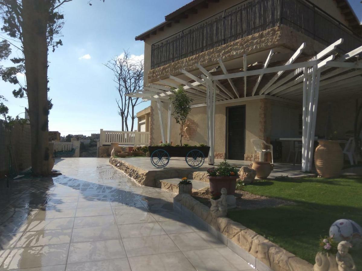 Adi Apartment Arad Exterior photo