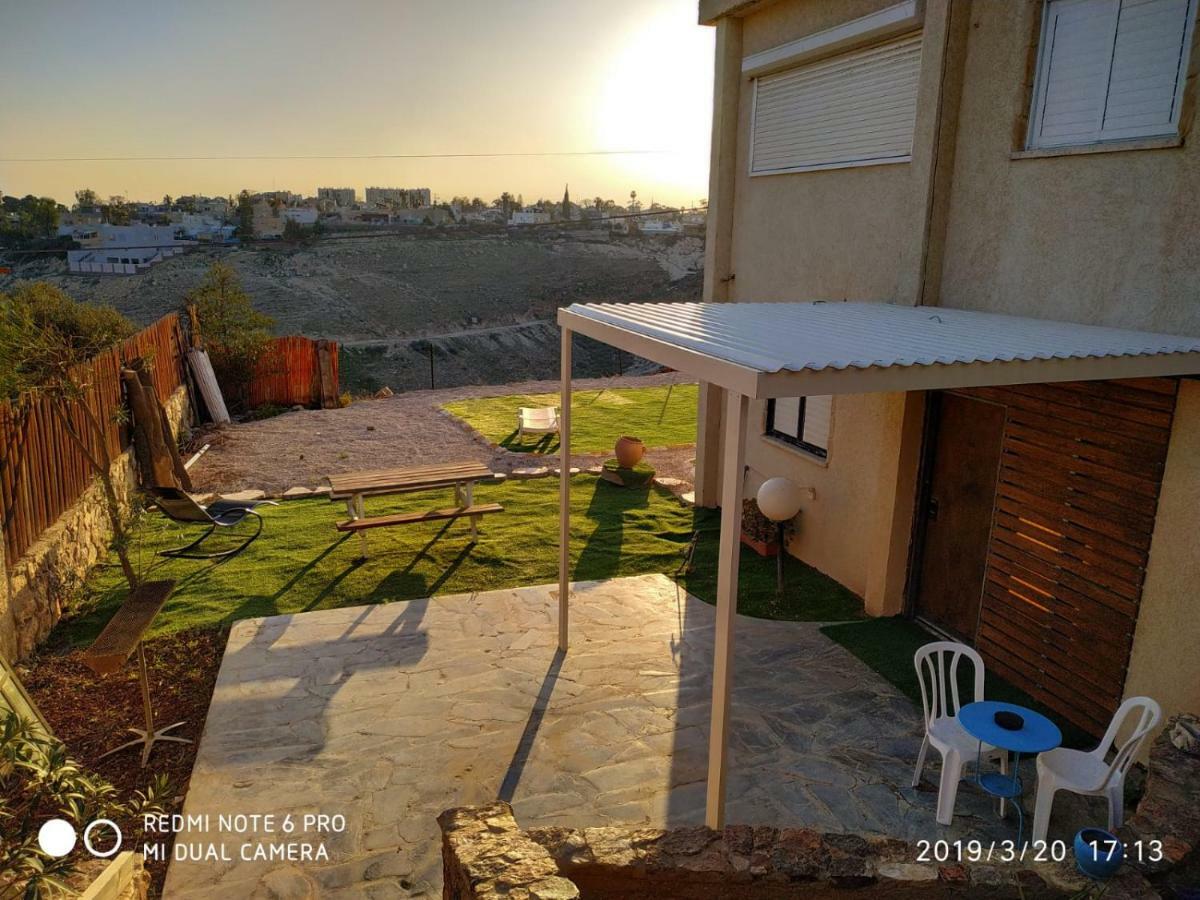 Adi Apartment Arad Exterior photo